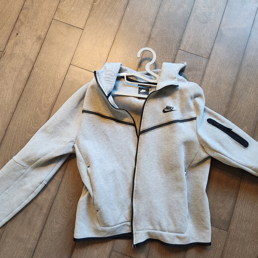 Nike tech fleece hoodie XL